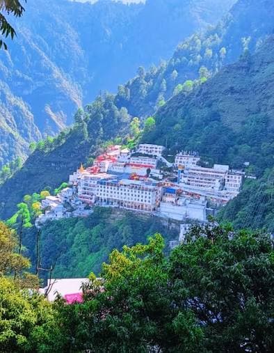 Divine to Divine: Katra & Kashmir Escape: 6 Nights / 7 Days